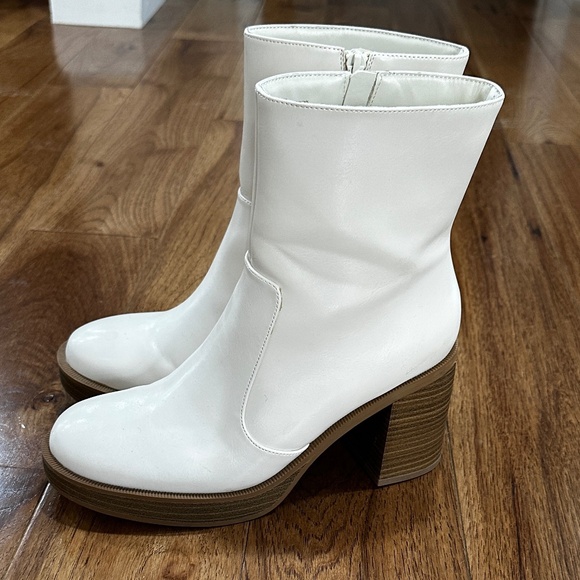 White Heeled Boots Size 8 - Picture 2 of 6